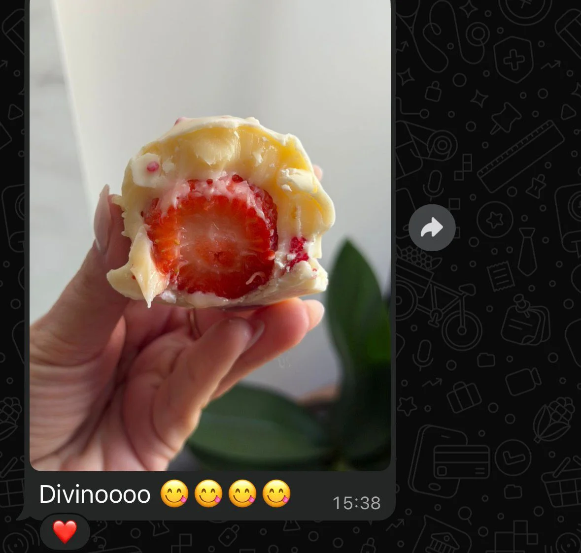 Mensagem de cliente elogiando o Morango Cravejado